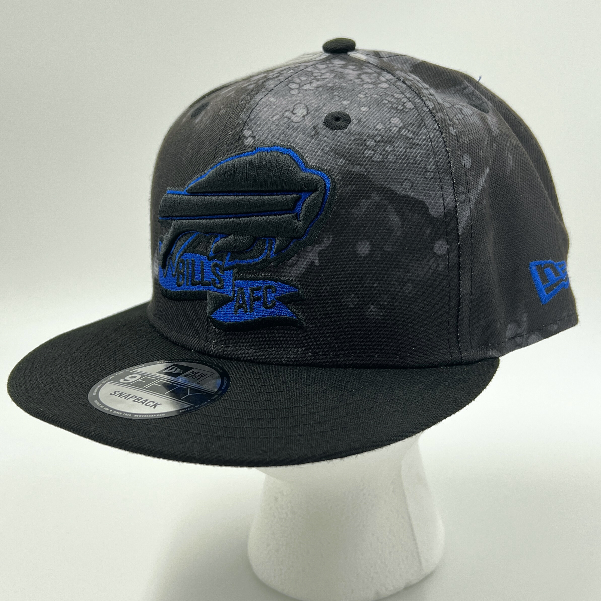 New Era Bills 2022 Sideline AFC Black &amp; Blue Outline Snapback Hat