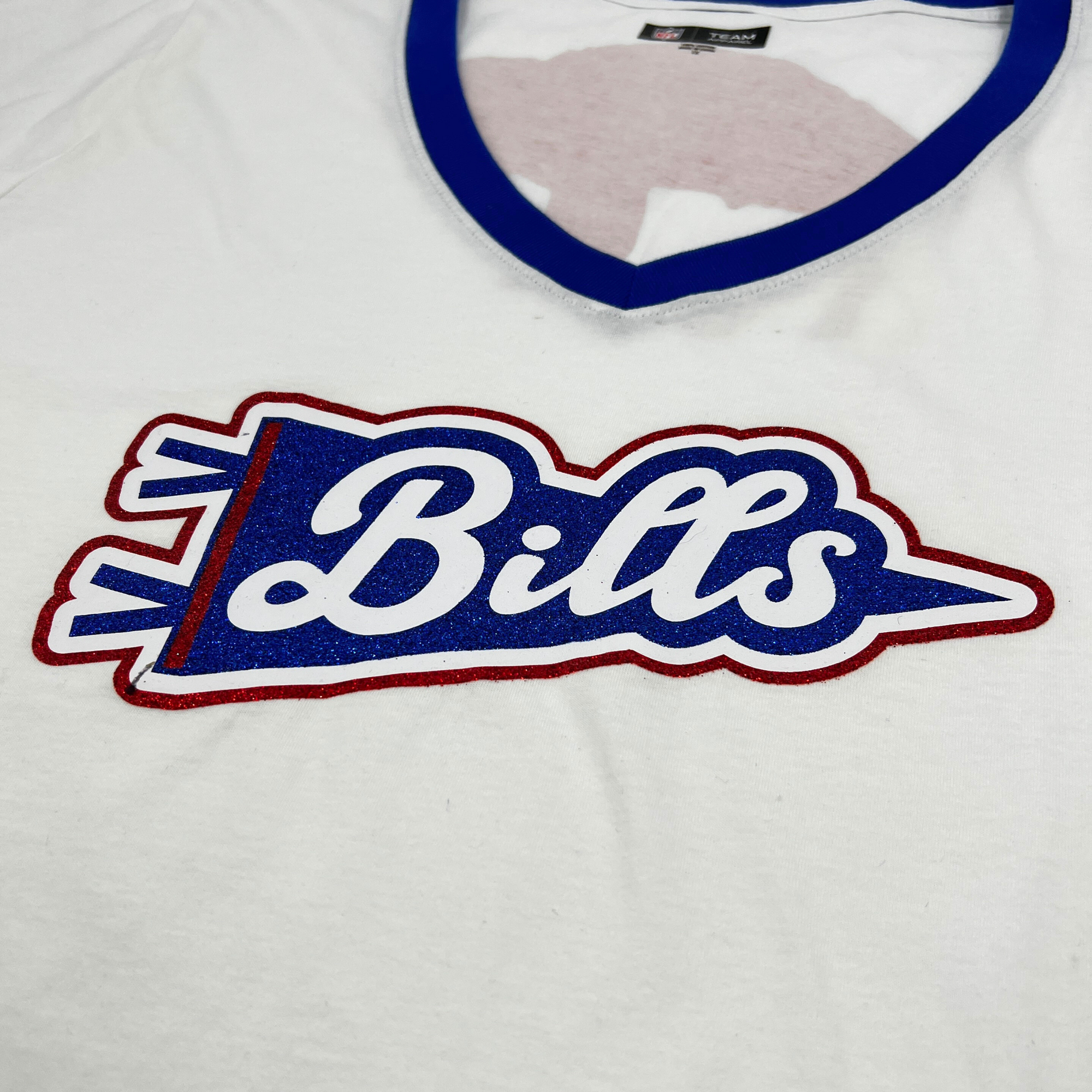 Women&#39;s Plus New Era Bills With Retro Logo White Short Sleeve Shirt
