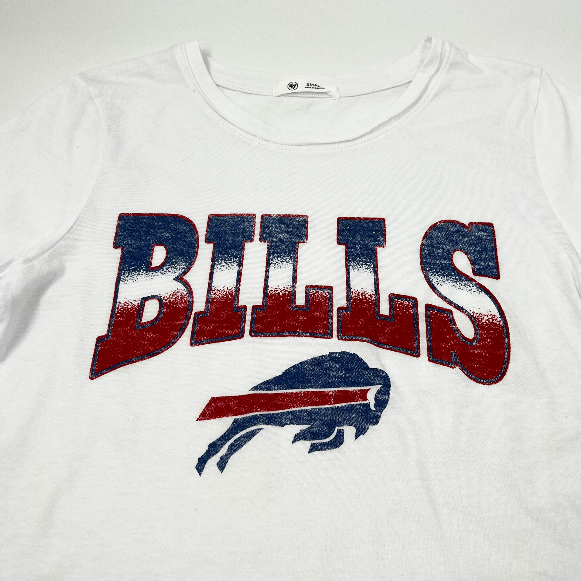 Women&#39;s &#39;47 Brand Bills Whitewash With Charging Buffalo Logo Short Sleeve Shirt