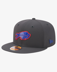 New Era 9FIFTY Buffalo Bills 2026 Sideline Dark Gray Snapback