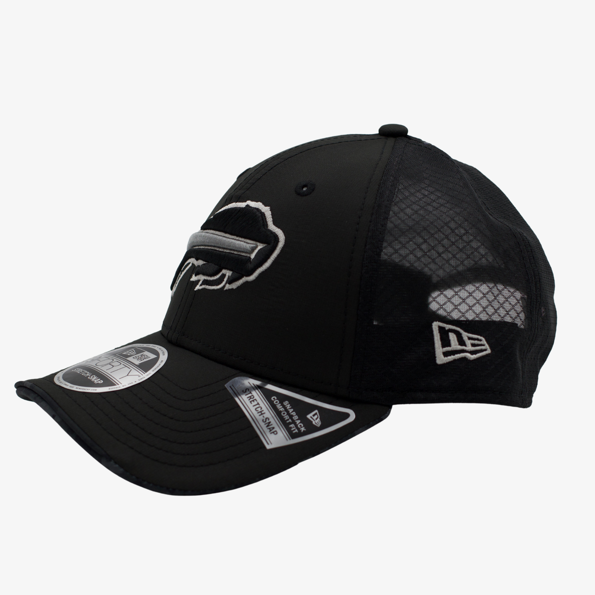 New Era Black Buffalo Bills 2026 Salute To Service 9FORTY Adjustable Trucker Hat