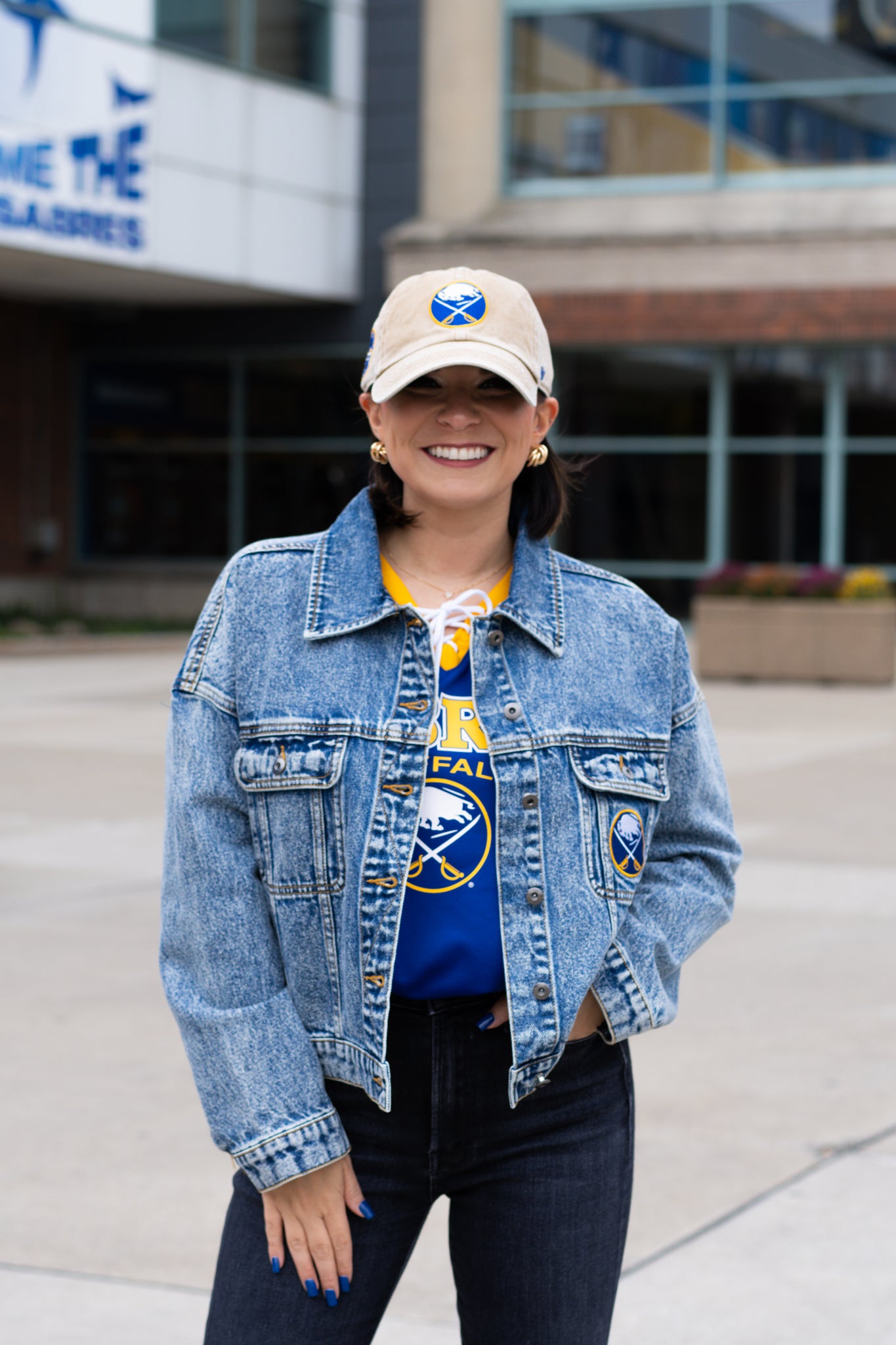 Women&#39;s Buffalo Sabres Royal Lace Up Starter Three Quarter Sleeve Shirt