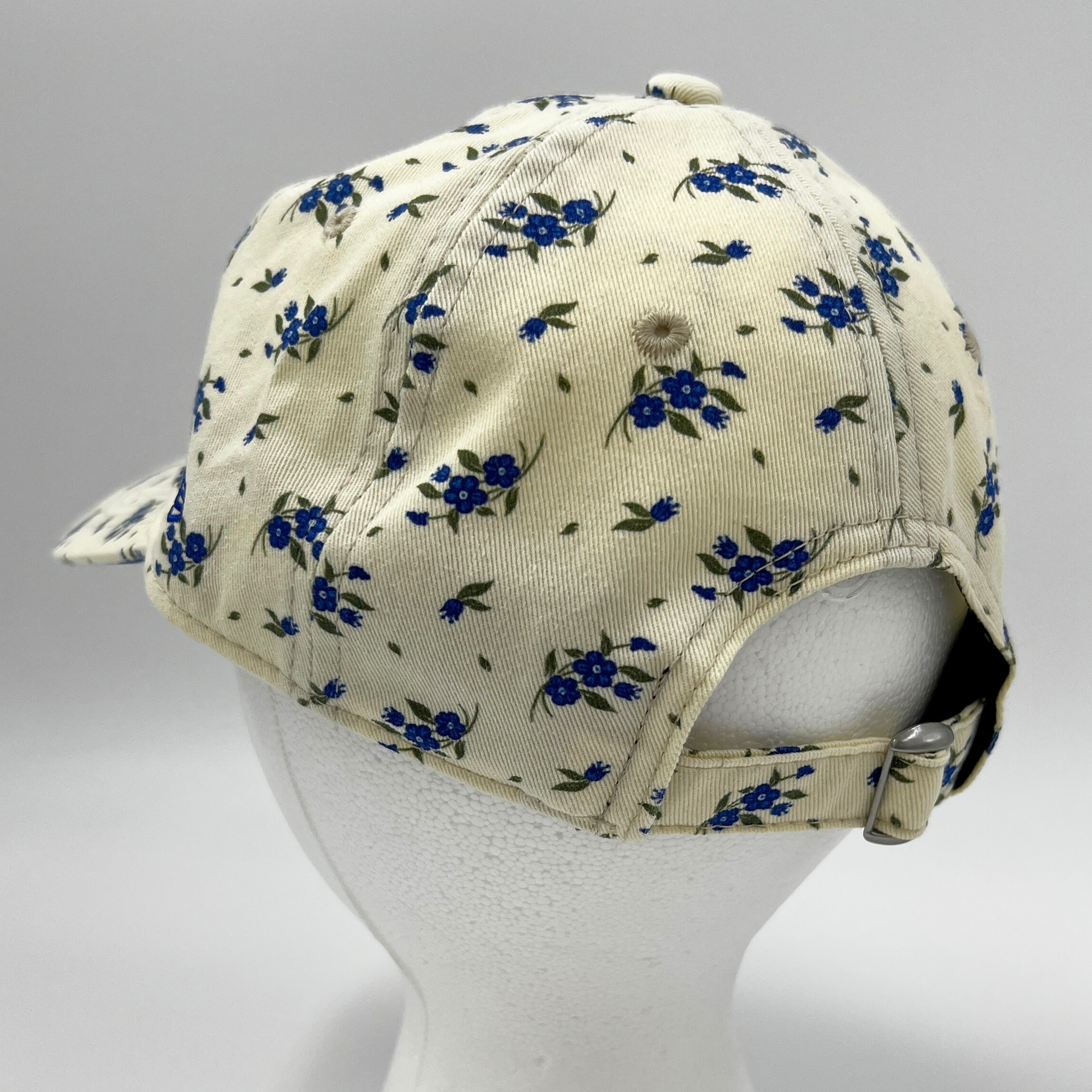 Youth Buffalo Bills Ivory With Blue Flowers Adjustable Hat