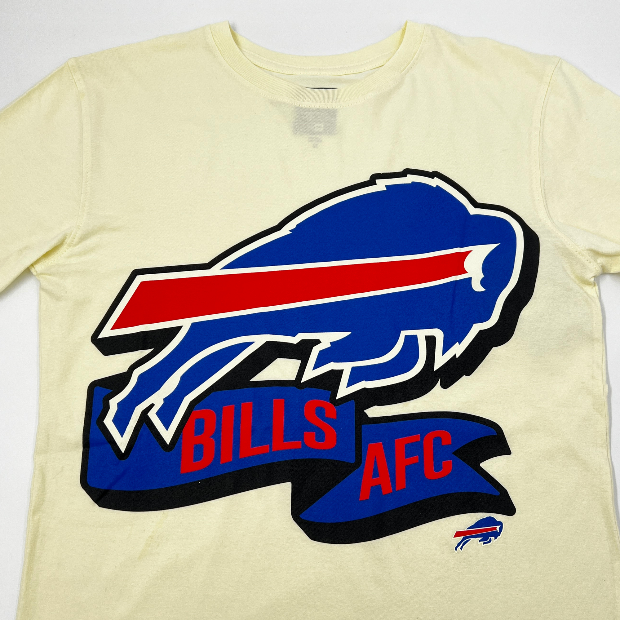 New Era Bills AFC Cream 2022 Sideline Short Sleeve Shirt