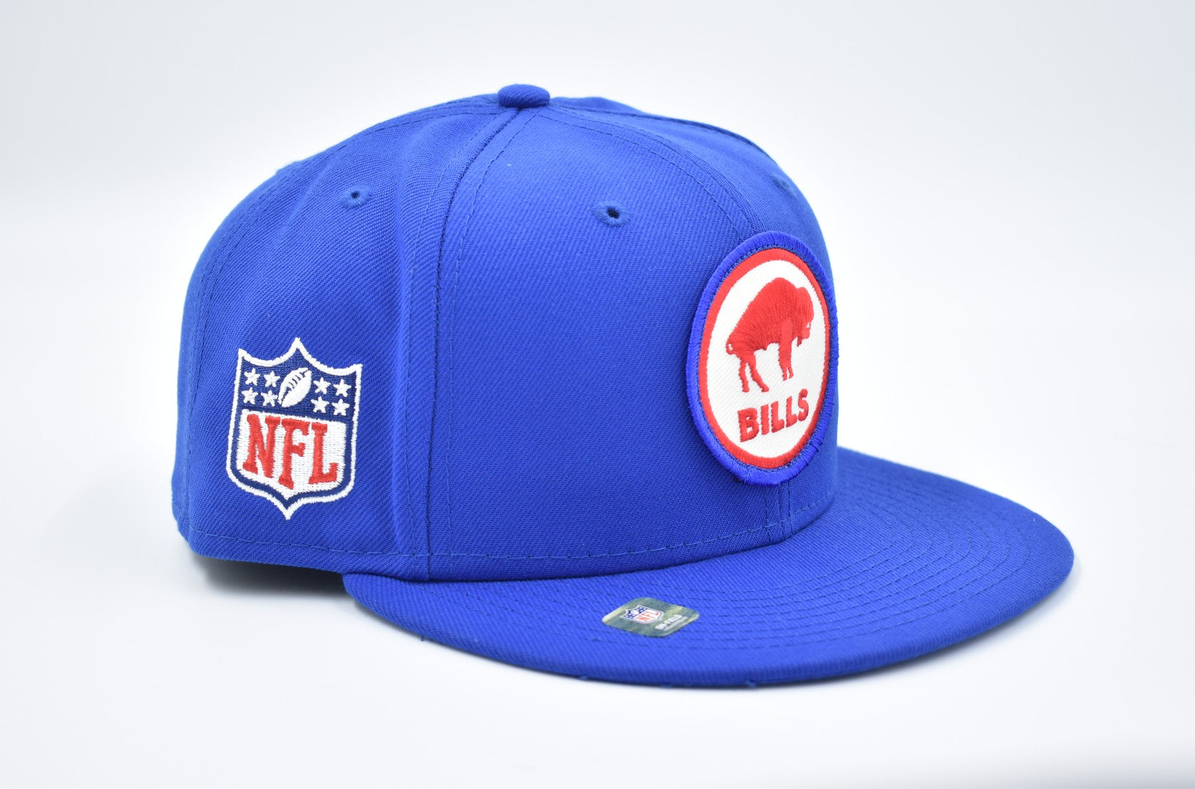 New Era Buffalo Bills 2022 Sideline Royal Blue With Standing Buffalo Fitted Hat